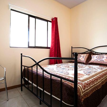 Flor De Katty Hostel Airport Rio Segundo Екстер'єр фото