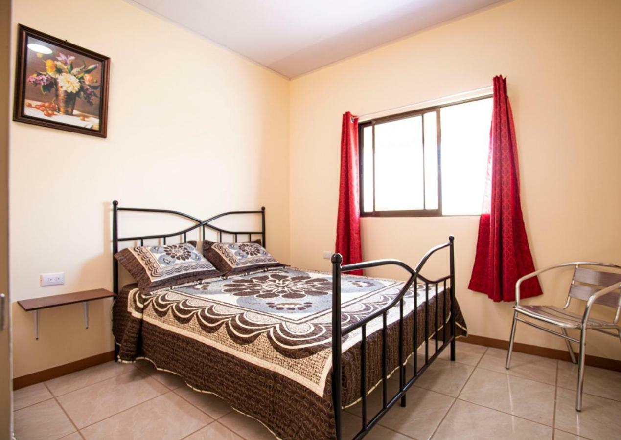 Flor De Katty Hostel Airport Rio Segundo Екстер'єр фото