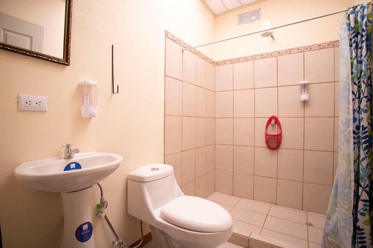 Flor De Katty Hostel Airport Rio Segundo Екстер'єр фото