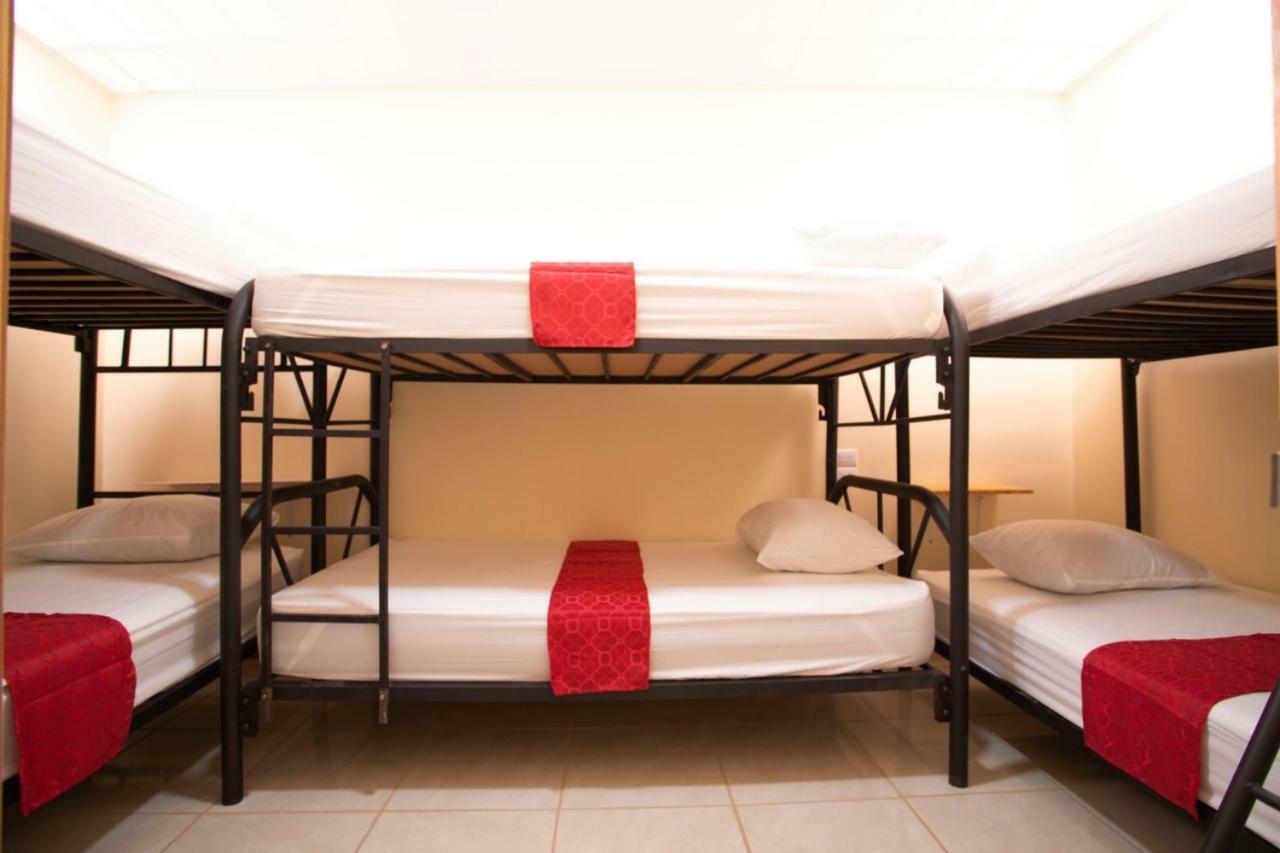 Flor De Katty Hostel Airport Rio Segundo Екстер'єр фото