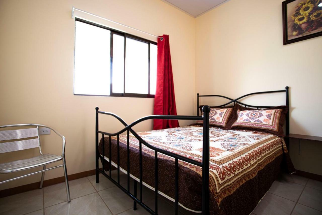 Flor De Katty Hostel Airport Rio Segundo Екстер'єр фото