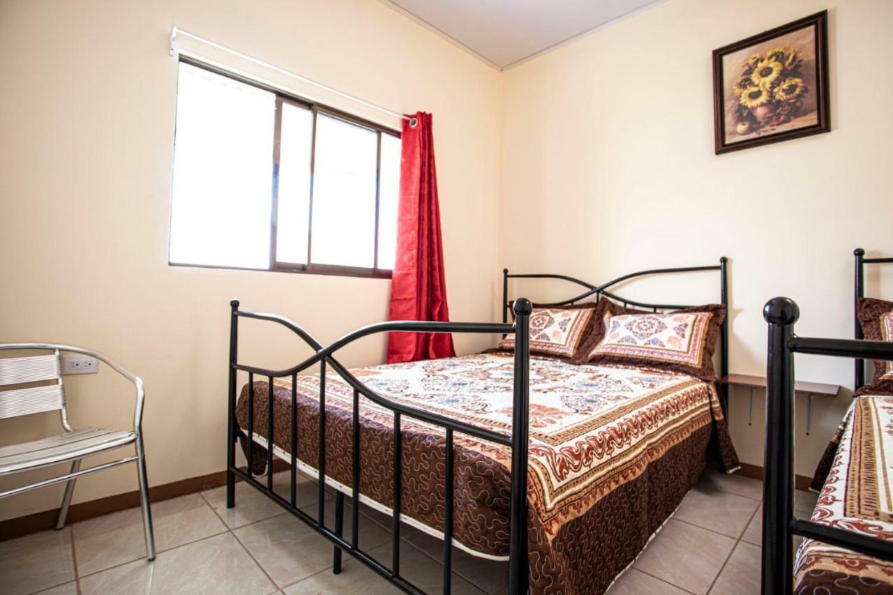 Flor De Katty Hostel Airport Rio Segundo Екстер'єр фото