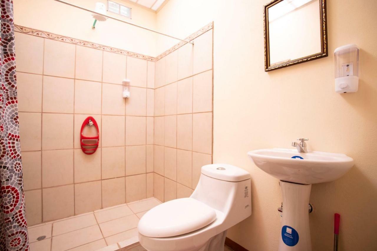 Flor De Katty Hostel Airport Rio Segundo Екстер'єр фото